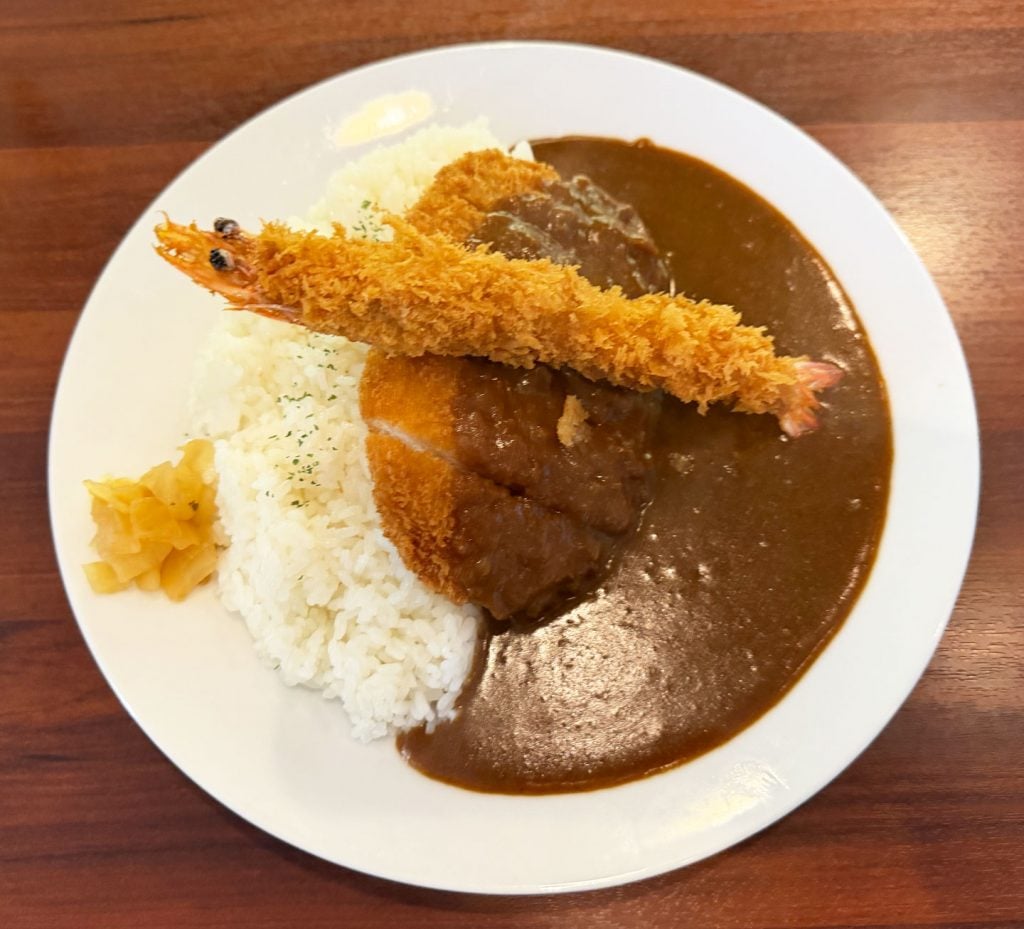 【阪神グルメ】甲子園けやき散歩道　特大有頭海老フライが美味しい欧風カレーの「Curry house エール」