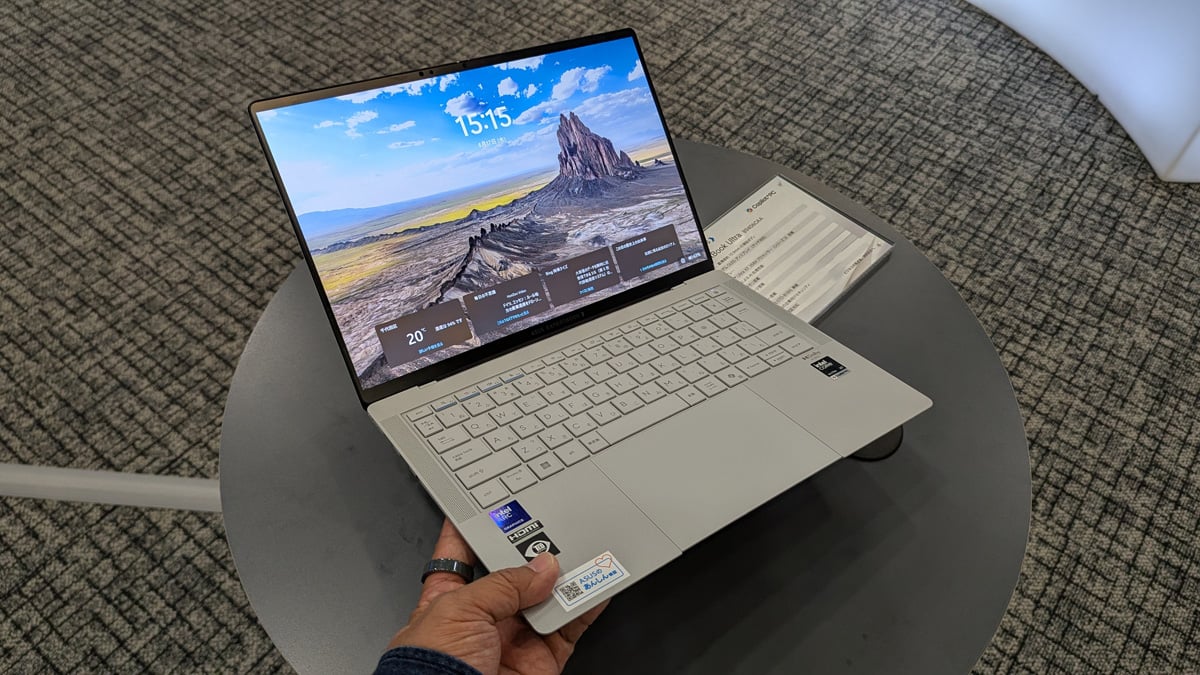 100kgの荷重・1リットルの水・120cmからの落下に耐える堅牢性を誇るビジネスノートPC「ASUS ExpertBook Ultra」が発売