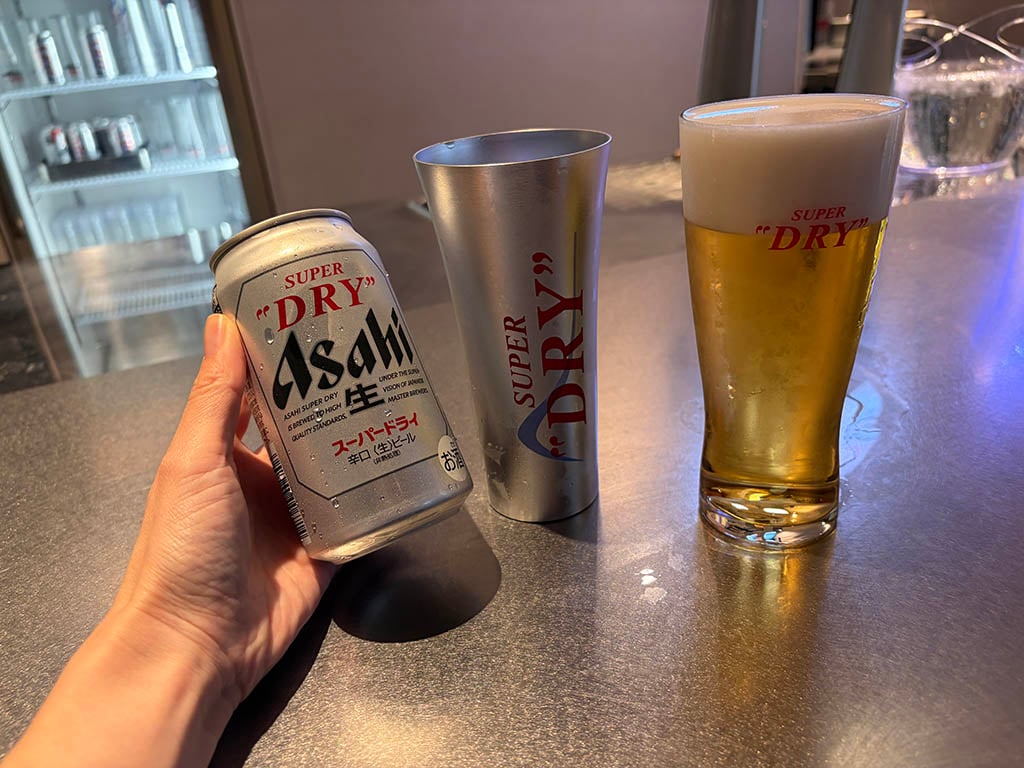 冷えたスーパードライをさらに美味しく飲むコツ　飲む前の「3分冷凍庫」を試してみた