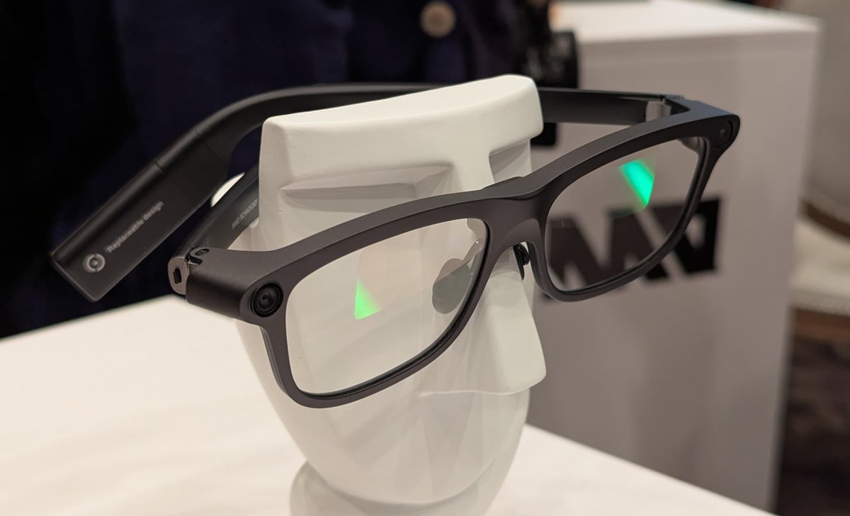 ディスプレイとカメラ搭載で双方向同時通訳に対応するAIスマートグラス「INMO GO3」が発売