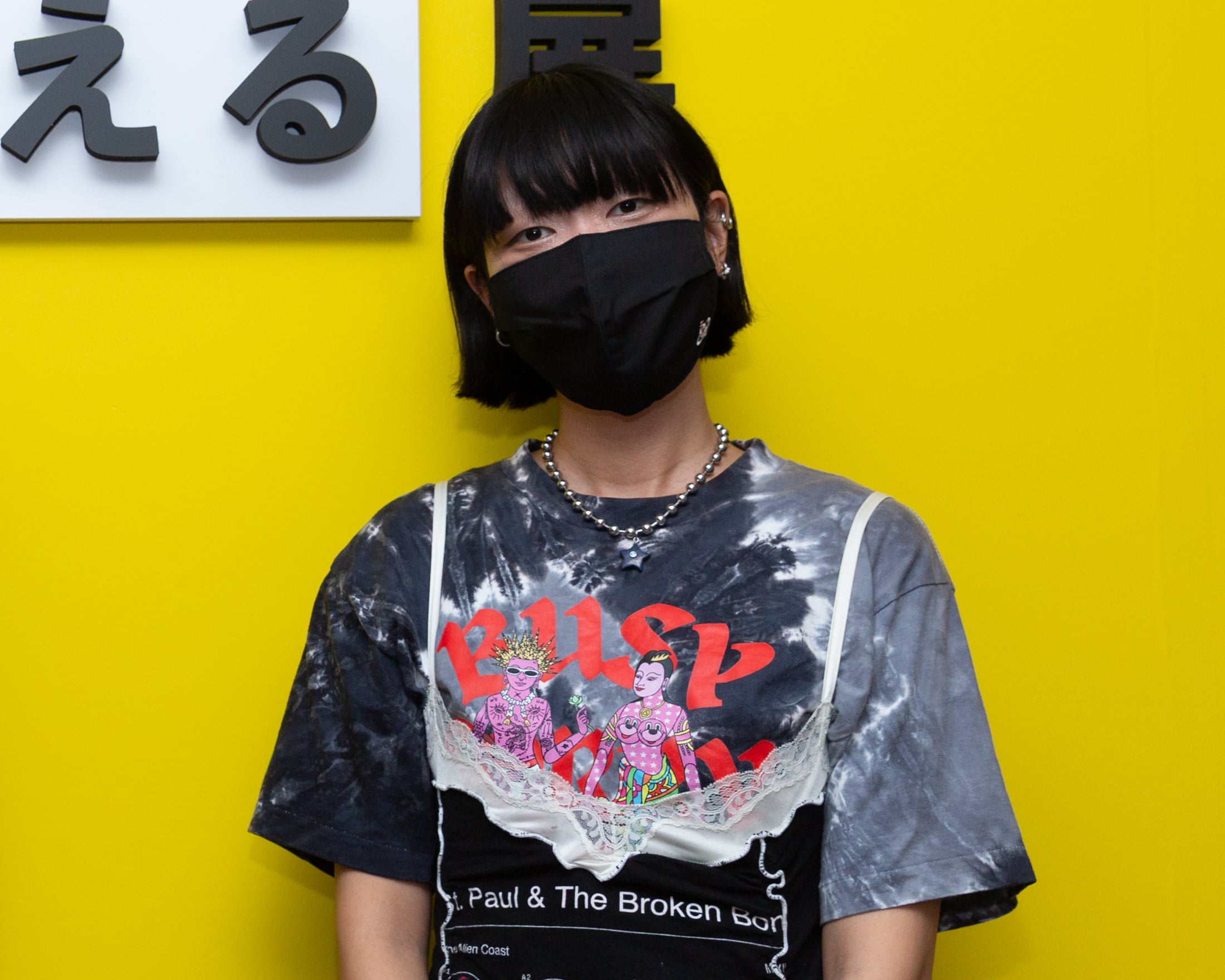 「同じ写真を見て、二人同時に、同じ反応をする」霊の時間軸も視る霊能者Miyoshiが語る写真展示／渋谷『視える人には見える展』「会期の後半は気が醸されて密度が変わるのを感じてほしい」