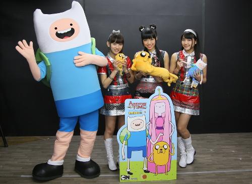 ゆるくてイカす アドベンチャー タイム のフィンとジェイクが編集部にやってきた 原宿キデイランドでお披露目イベントも ガジェット通信 Getnews