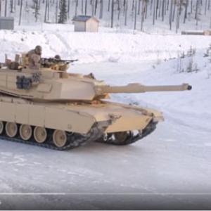 動画 アメリカ軍 戦車で氷上ドリフト走行してみた 思ったよりドリフトしてた ガジェット通信 Getnews