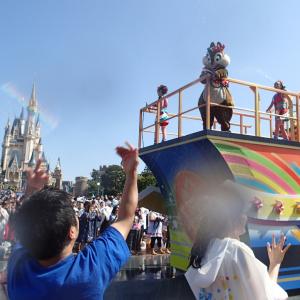 動画 ミッキーと仲間達がカワイイ のに容赦ない ディズニー夏祭り でびしょ濡れ ガジェット通信 Getnews