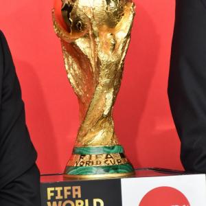 サッカーw杯のトロフィーが日本に到着 東京 大阪 静岡の3都市で一般公開されるぞ ガジェット通信 Getnews