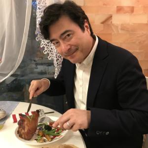 18 Fifaワールドカップ ロシア 直前 ジョン カビラが対戦相手3カ国の料理を食べ尽くす ガジェット通信 Getnews