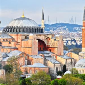 トルコ イスタンブール るるぶ情報版海外 イスタンブール観光 アヤソフィア トプカプ宮殿 スルタンアフメットジャミイ カーリエ博物館 誠実