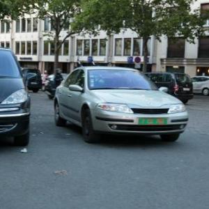 フランスに存在する訴訟されない無敵の車とは 路駐し放題で人を轢いても文句言われない ガジェット通信 Getnews