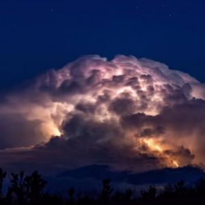 まるで天空の城ラピュタの 竜の巣 のよう 雷雲をとらえたタイムラプス映像がド迫力 ガジェット通信 Getnews